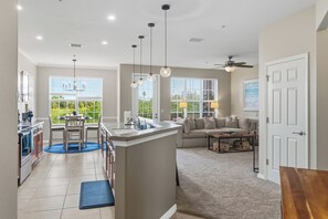 Interior - Majestic Palms-Close to Beaches, Heated Pool & Spa, Fully Updated Interior (Fort Myers)