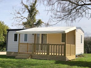 Exterior - ZEcamping 4 étoiles piscine couverte tente 34m2 (Saint-Boil)