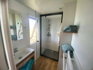 Bathroom - ZEcamping 3* cottage LV BBQ clim 4 pers (Sigean)