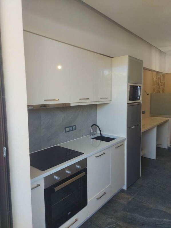 Private kitchen - Santo George Beach (Malevizi)