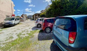 Property grounds - Santo George Beach (Malevizi)