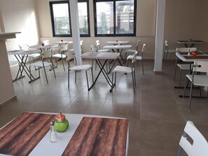 Dining - Santo George Beach (Malevizi)