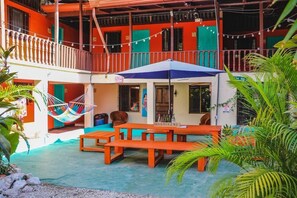 Tempat makan outdoor