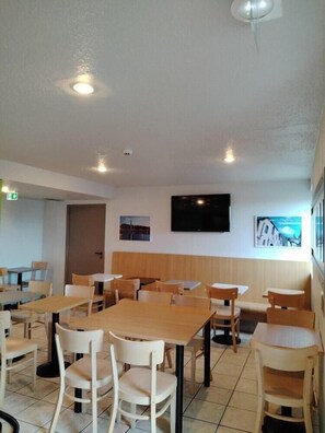 Dining - Hotel de Montlucon (Montlucon)