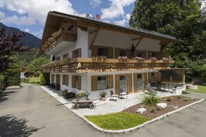 Apartment | Exterior - Zwei Appartements im EG fur Befreundete Familien (Grainau)