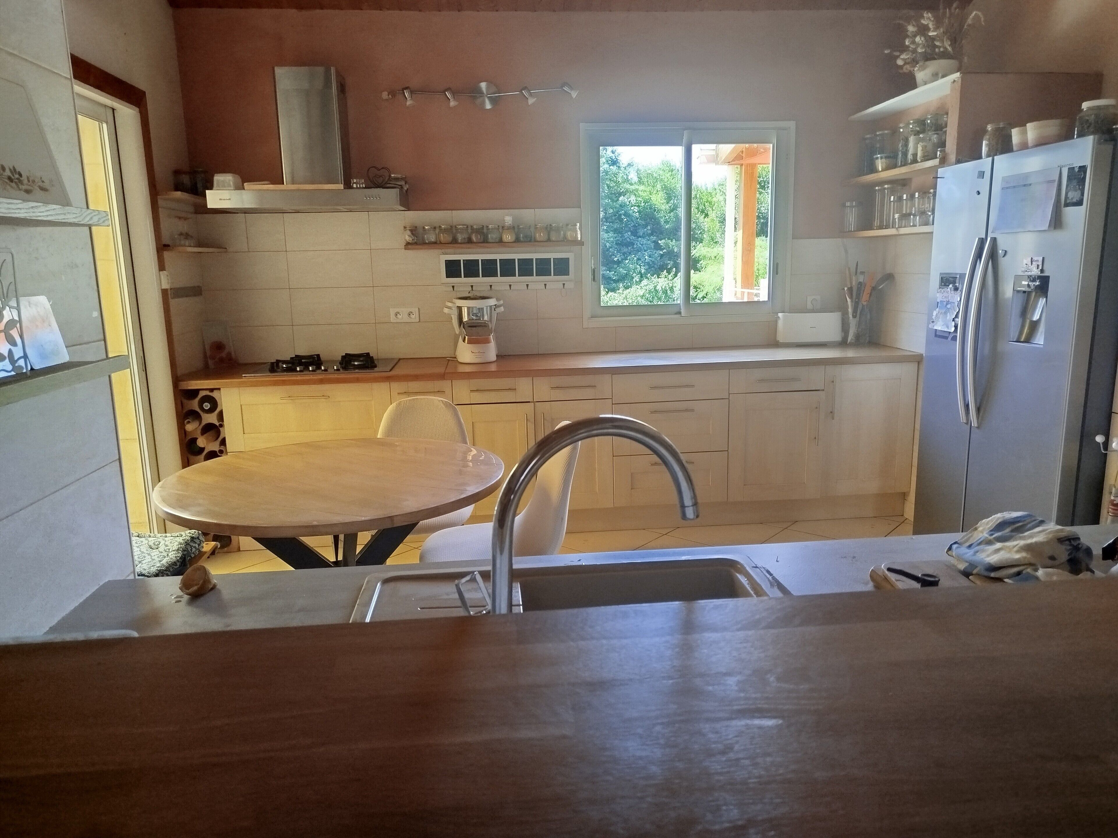 Kaffetrakter/tekoker, kjøleskap, mikrobølgeovn og ovn