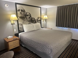 Room - Super 8 by Wyndham Yankton (Yankton)