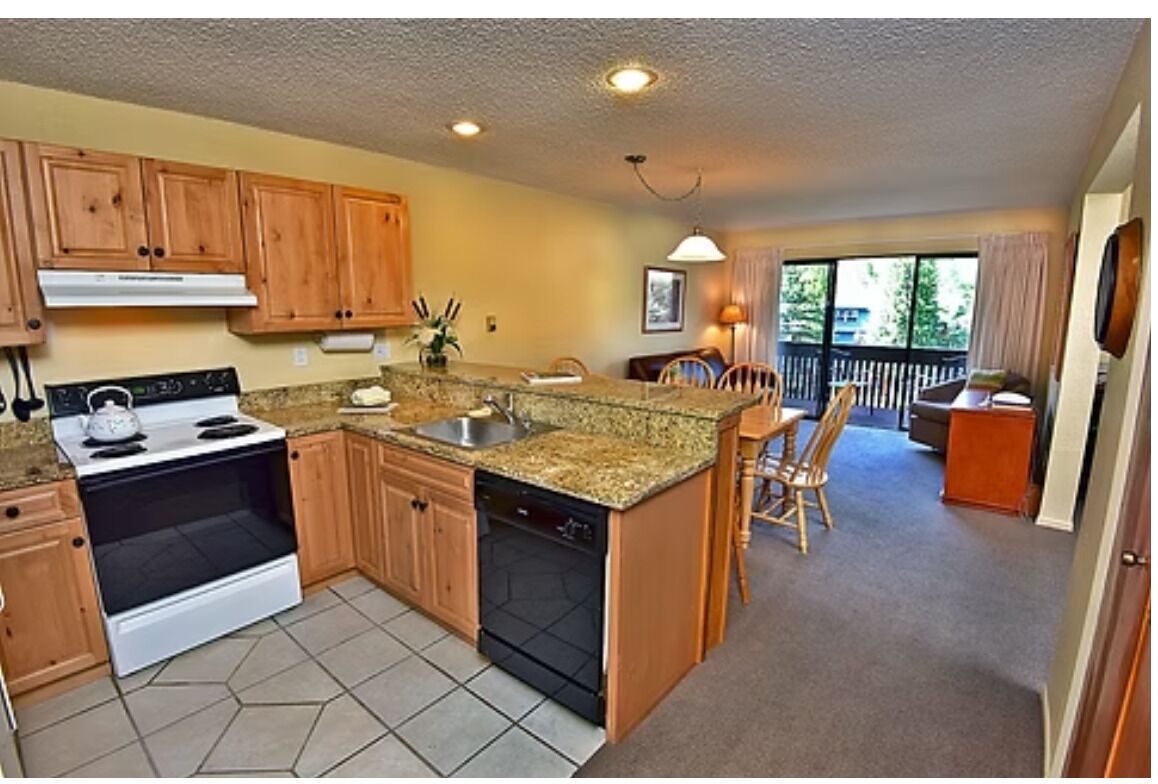 Micro-ondes, four, plaque de cuisson, lave-vaisselle