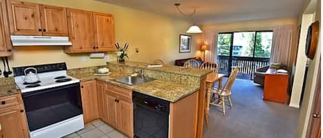 Mikrowelle, Ofen, Herdplatte, Geschirrspüler