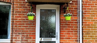 5 bed house in Winchester with parking near motorway and town centre/railway