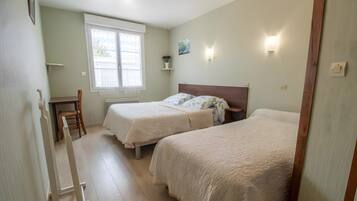 Iron/ironing board, WiFi, bed sheets