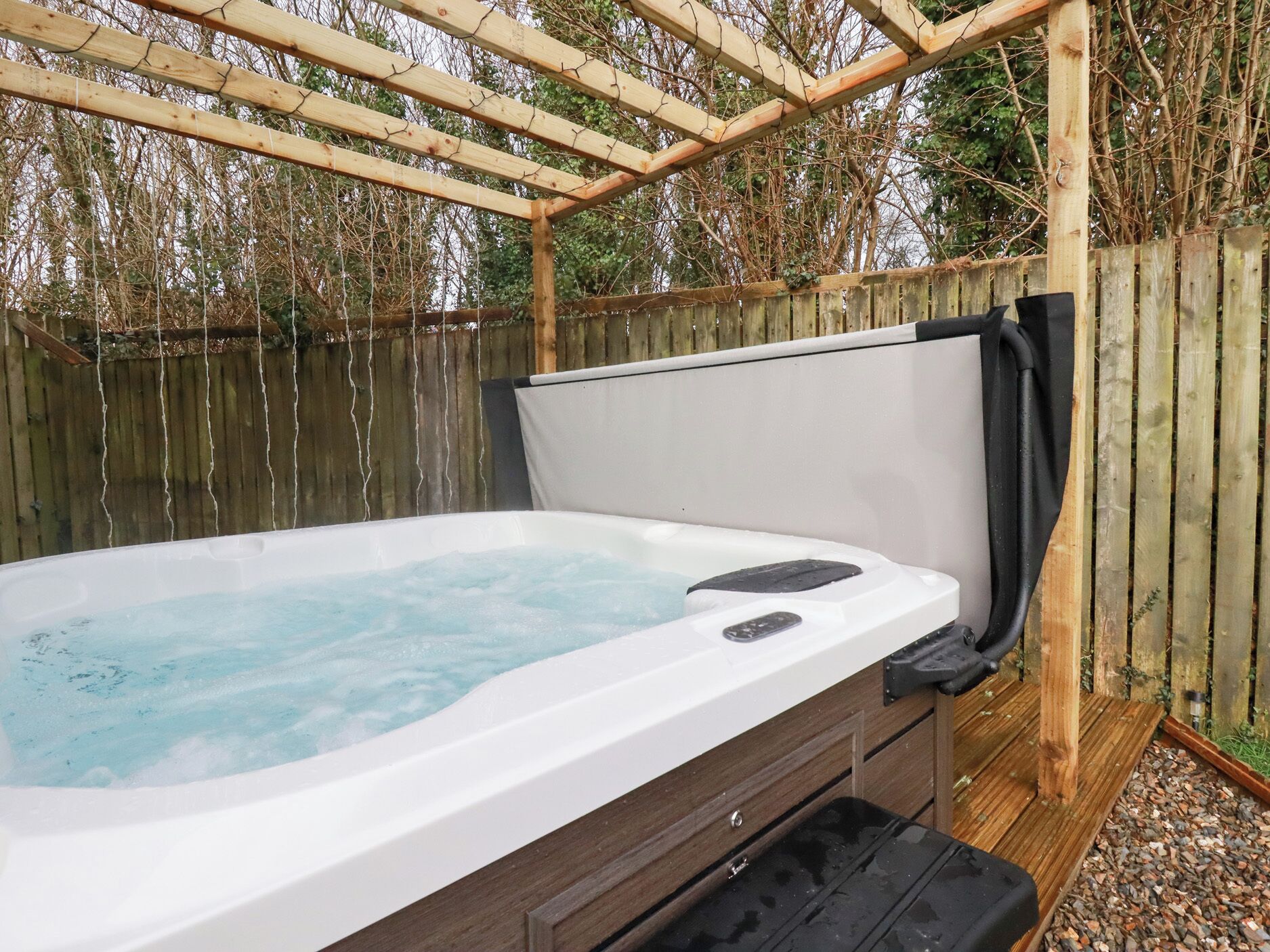 مغطس سبا خارجي