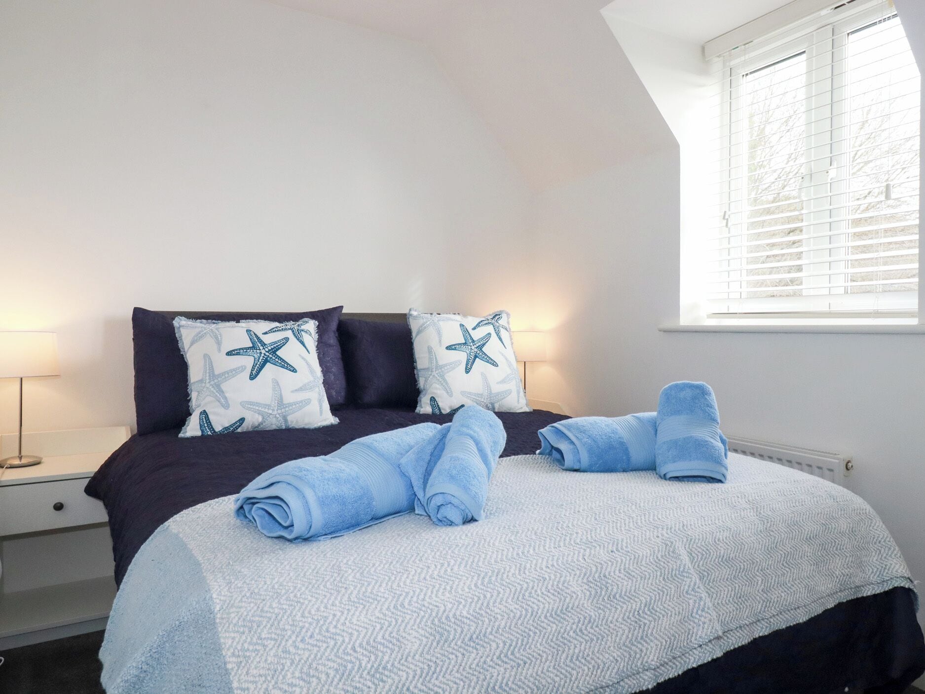 3 habitaciones, decoración personalizada y muebles diferentes 