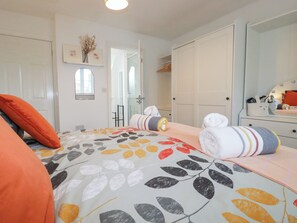 3 bedrooms, individually decorated, individually furnished, free WiFi - Poldam (St Austell)