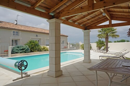 Bed & Breakfast 'Chambre d'hôtes Rose' mit Gemeinschaftsterrasse, Garten & WLAN