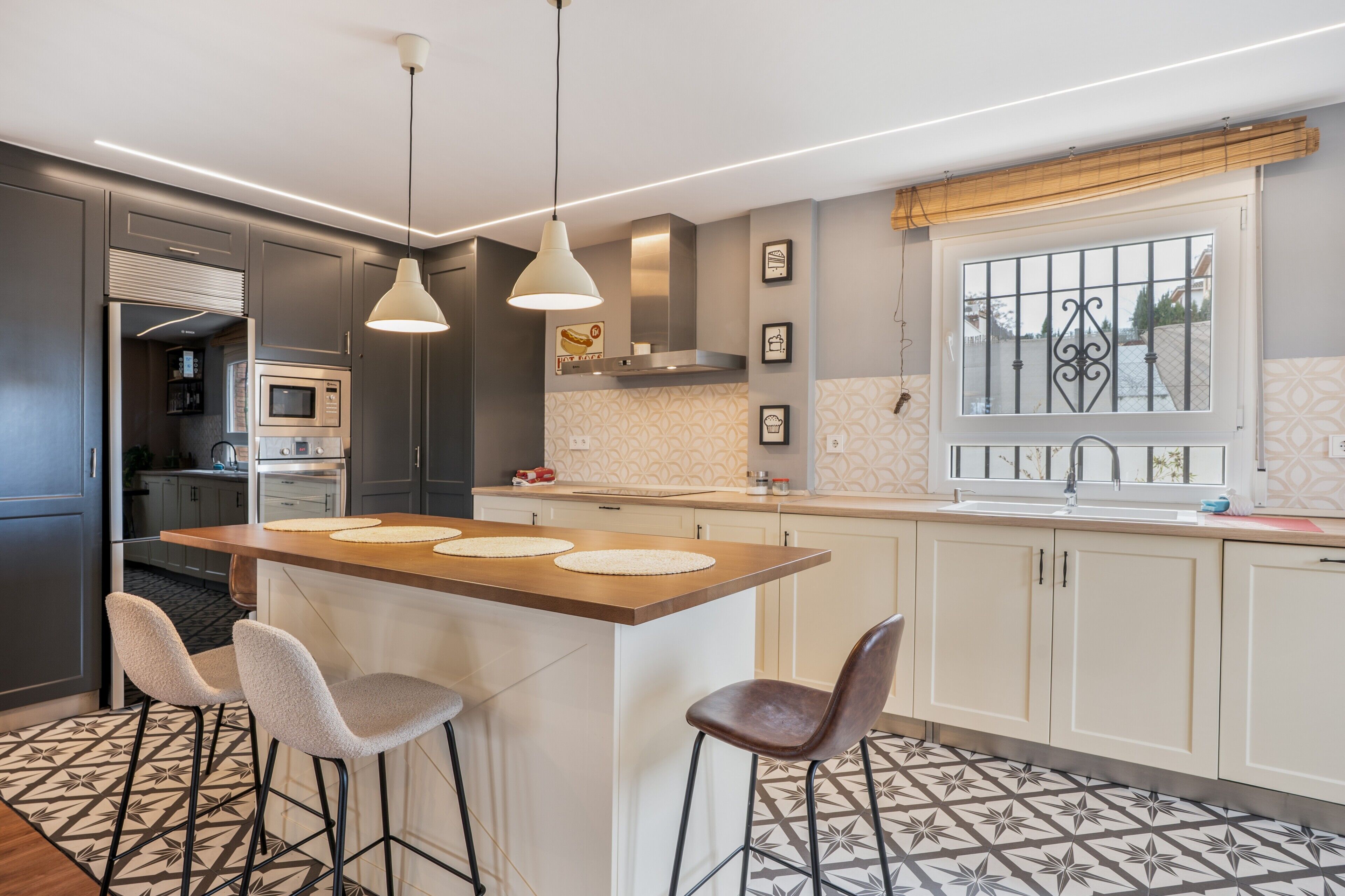 雪櫃、微波爐、焗爐、爐具