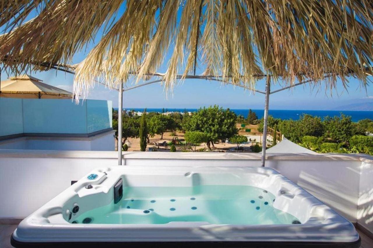 مغطس سبا خارجي