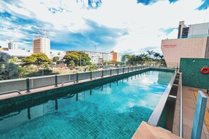 Hồ bơi ngoài trời 