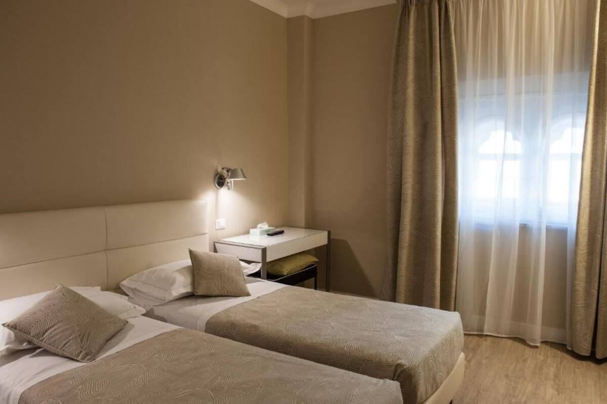 Coffres-forts dans les chambres, bureau, Wi-Fi gratuit