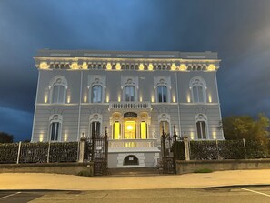 Front of property - Hotel Universal (Livorno)