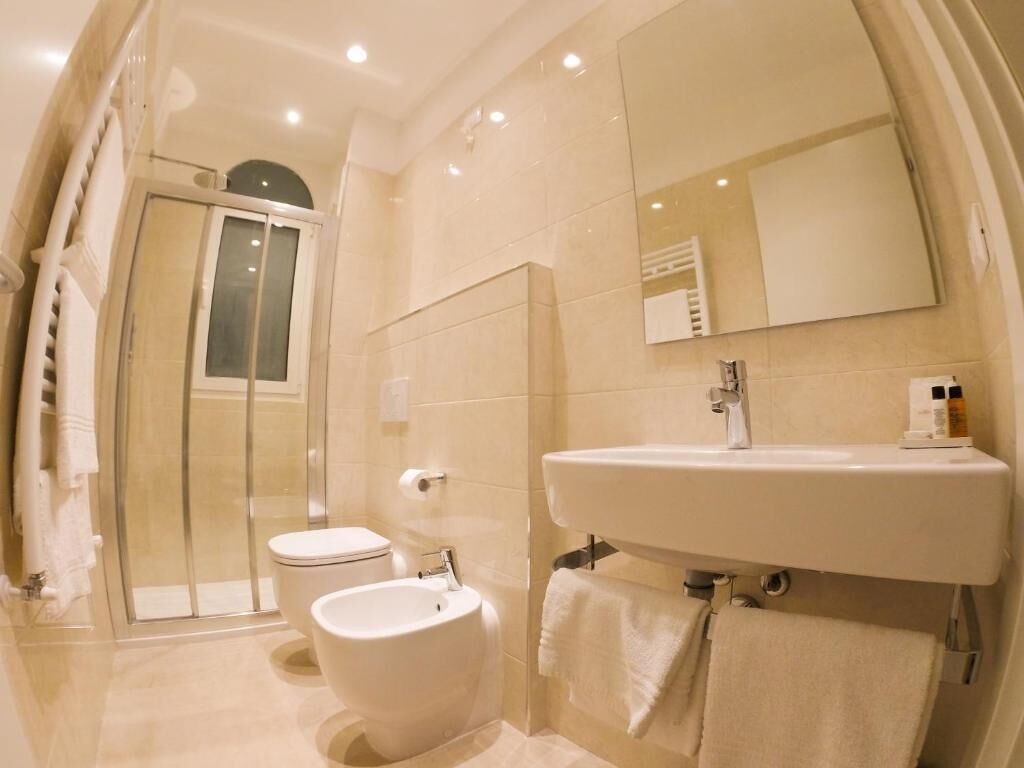 Junior Suite, Sea View | Bathroom | Shower, hair dryer, towels, toilet paper