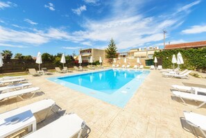 Kolam renang outdoor