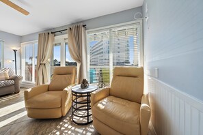 Smart TV - 🐠🌊Ground Floor 2BR | Outdoor Pool + Hot Tub | GS Plantation West - RCC -1147 (Gulf Shores)
