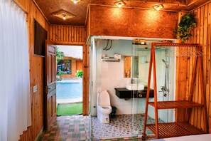 Habitación Deluxe doble, baño privado, vistas a la montaña | Cortinas opacas y sistema de insonorización
