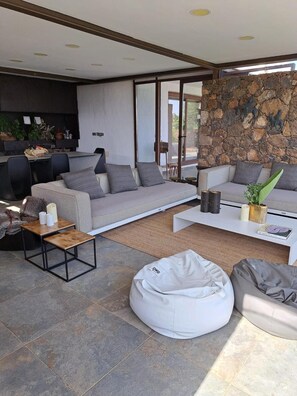Interior - HC Luxury Celavella. Private Luxury Villa with Large Heated Pool and Sea Views (Playa Blanca)