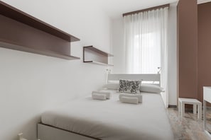Iron/ironing board - GuestHost - Spacious 70 sqm apartment, ideal for up to 6 people, located on the eighth floor of a building with an elevator.The accommodation is strategically located in the Brenta district, within the 4th district, just steps from the M3 Brenta metro  (Milan)