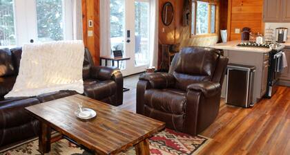 Chalet with Sauna, Lake & Snowmobile Access