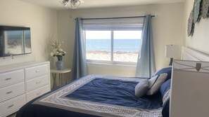 2 bedrooms, iron/ironing board, free WiFi, bed sheets - Beachfront Condo with Unobstructed Gulf Views – Steps to the Sand (Siesta Key)