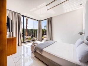 9 Schlafzimmer, Schreibtisch, Bügeleisen/Bügelbrett, kostenloses WLAN