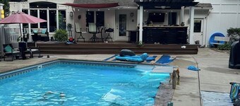 Arrowhead WorldCup travelers beautiful, 
 2 bedroom residential Apt. 11Mi from