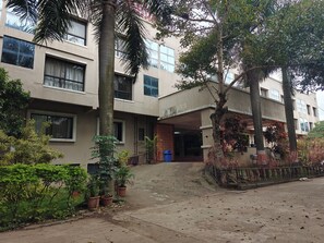 Exterior - Hotel Amruta Executive (Sarola)