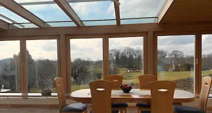 Landzeit Apartment with Large Conservatory, Vineyard & Forest Views, 130 sqm