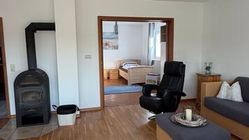 2 Schlafzimmer, BĂŒgeleisen/BĂŒgelbrett, WLAN, BettwĂ€sche