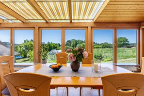 Dining - Landzeit Apartment with Large Conservatory, Vineyard & Forest Views, 130 sqm (Efringen-Kirchen)