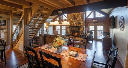 Tremendous 3-bedroom cabin with AC in charming Franklin