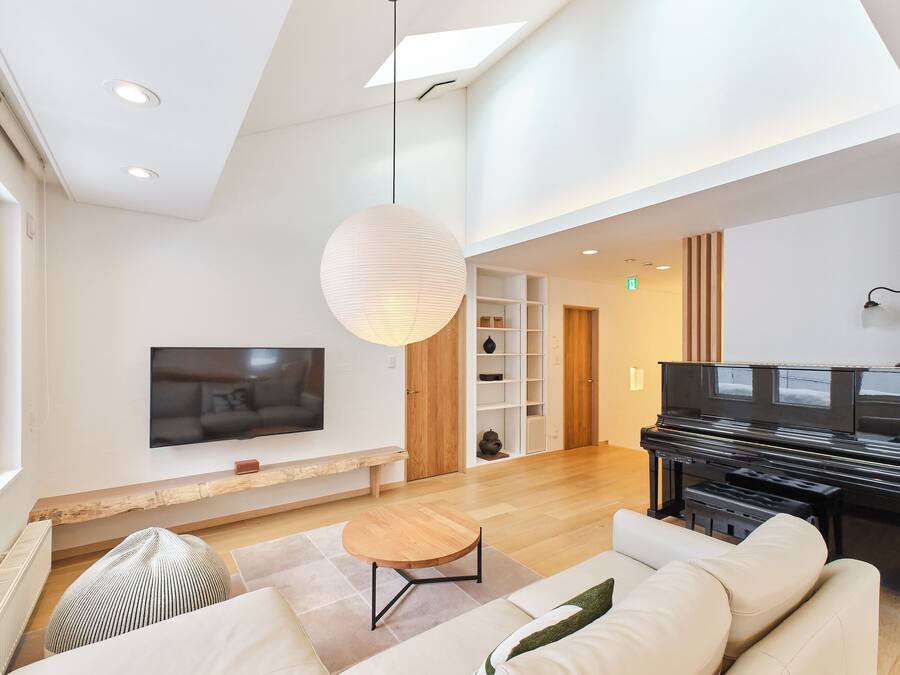 Comfort Villa, 4 Bedrooms, Non Smoking, City View | Living area