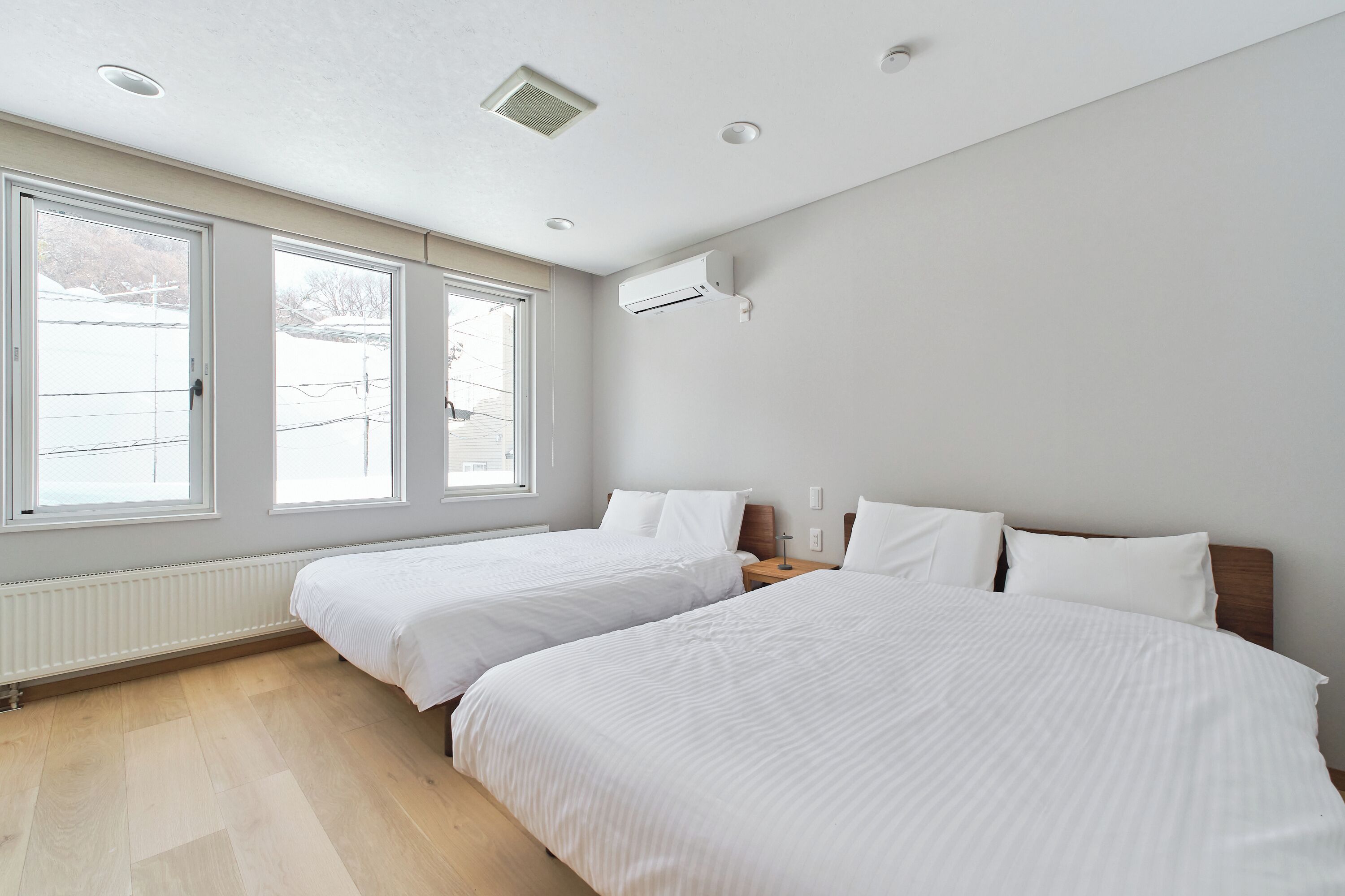 Biệt thự tiện nghi đơn giản, 4 phòng ngủ, không hút thuốc, quang cảnh thành phố | Màn/rèm cản sáng, bàn ủi/dụng cụ ủi quần áo 