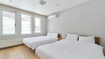 Comfort Villa, 4 Bedrooms, Non Smoking, City View | Blackout curtains, iron/ironing board, free WiFi, bed sheets