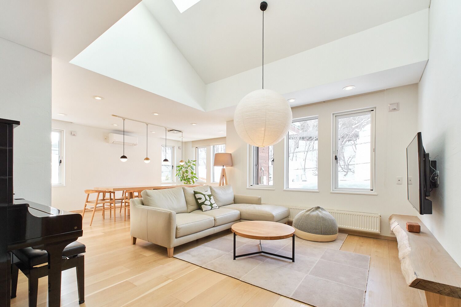 Comfort Villa, 4 Bedrooms, Non Smoking, City View | Living area