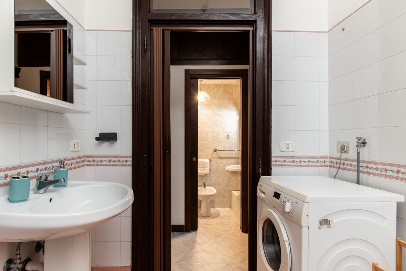 Doccia, bidet, asciugamani, shampoo