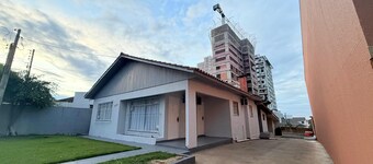 Fully furnished apartment in an excellent location.