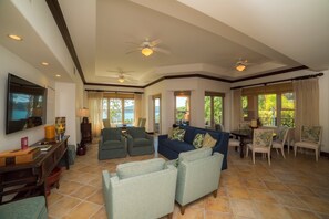 Télévision, chaîne hi-fi