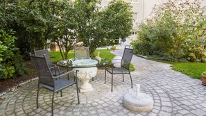 Outdoor dining - Apartmenthotel Residenz Donaucity (Vienna)