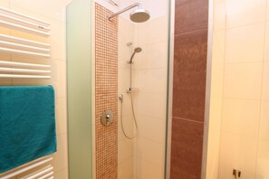 Bathroom - Checkvienna - Simmeringer Hauptstrasse (Vienna)