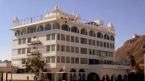 Exterior - Mewargarh - Red Tullip Hotels, Udaipur (Udaipur)