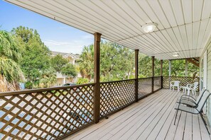Terrace/patio - Townhouse style condo 1 block from beach! (Indian Rocks Beach)